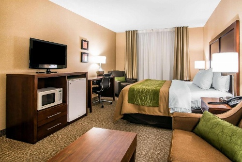Quality Inn & Suites image 17