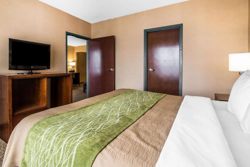 Quality Inn & Suites Image 19